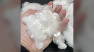 Katyonik Elyaf 1.56D*51mm Tekstil Eğirme ve Harmanlama için Yüksek Renk Haslığı Yumuşak Parlak Parlaklık