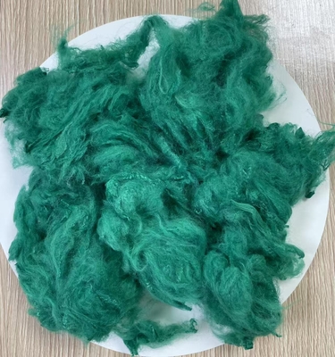 İyi bir fiyat. Geri dönüştürülmüş Polyester Staple Fiber 1.5D 38mm Zümrüt Yeşil A Sınıf çevrimiçi