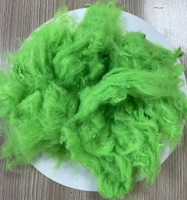 İyi bir fiyat. Geri dönüştürülmüş Polyester Staple Fiber 1.5D 38mm Elma Yeşil çevrimiçi