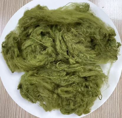 İyi bir fiyat. Recycled Polyester Staple Fiber with 255-265°C Melting Point in Bright Army Green and High Wrinkle Resistance çevrimiçi