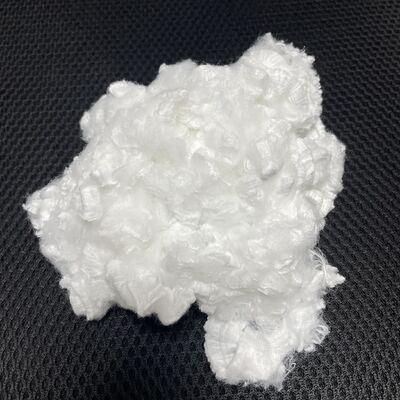 İyi bir fiyat. Yüksek Beyazlık PET Elyaf 2D×38mm Tekstil Üretimi İçin Yumuşak ve Stabil Özellikler Özelleştirilebilir çevrimiçi