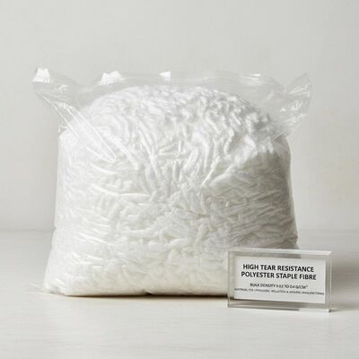 İyi bir fiyat. Düşük Yağ İçeriği ve 0.02 ila 0.04 g/cm3 Yığın Yoğunluğuna Sahip, Döşemelik ve Giyim İçin Yüksek Yırtılma Direnci Polyester Staple Fiber çevrimiçi