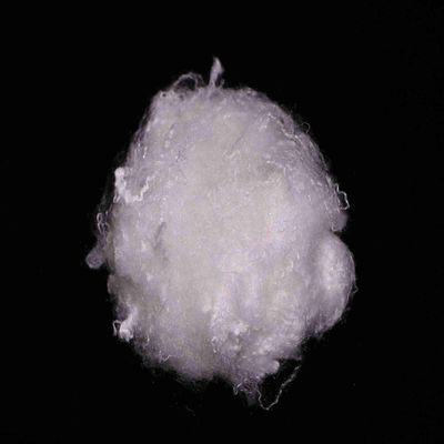 İyi bir fiyat. Çevre dostu Polyester Staple Fiber 51mm Geri dönüştürülmüş PET Polyester Fiber Doldurma çevrimiçi