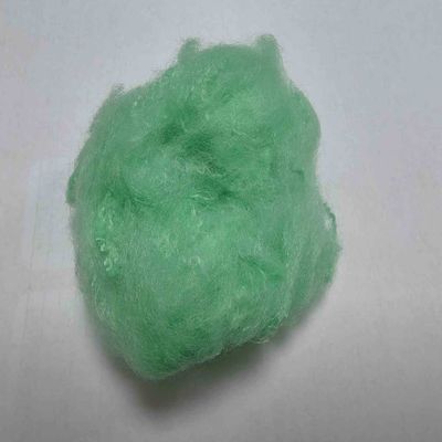 İyi bir fiyat. Virgin 2.5D Yeşil Dope Boyanmış Elma Fiber Geri Dönüştürülmüş PET Polyester Staple Fiber çevrimiçi