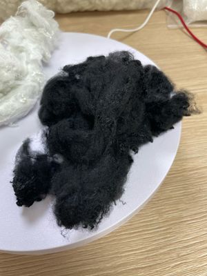 İyi bir fiyat. Tekstil Üretiminde Yüksek Kırılma Direnci İçin Polyester Baskı lifleri 0.7D × 32mm, Sentetik Tekstil Elyafları çevrimiçi