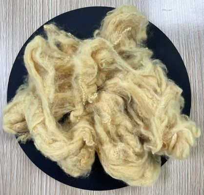 İyi bir fiyat. Geri dönüştürülmüş Polyester Staple Fiber 2.5D 51mm Kaz Sarısı çevrimiçi
