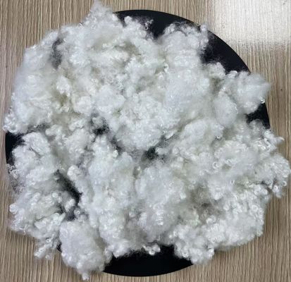 Kalite Geri dönüştürülmüş boş konjugasyonlu polyester staple fiber silikonize 7D 32mm Fabrika