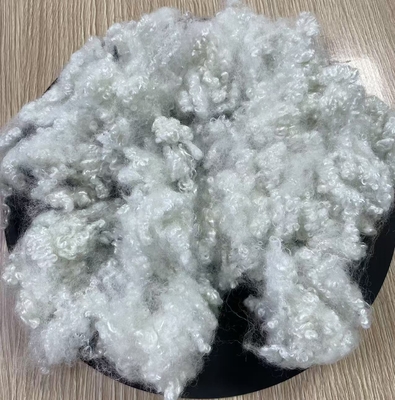 İyi bir fiyat. Geri Dönüşümlü Hollow Konjuge Polyester Elyaf 51mm Silikonlu çevrimiçi