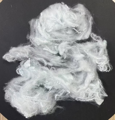 İyi bir fiyat. Geri dönüştürülmüş Polyester Staple Fiber 2.5D 51mm Yüksek Çekim Gücü çevrimiçi