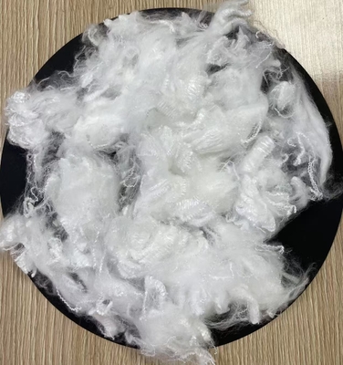 İyi bir fiyat. Hammadde Polyester Elyaf 1.33dtex 38mm Beyaz Hava Jeti İplikçiliği İçin çevrimiçi