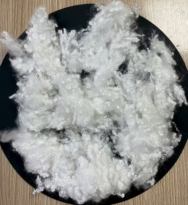 İyi bir fiyat. Yüksek Mukavemetli Hollow Konjuge Polyester Elyaf 32mm Dolgu Malzemesi çevrimiçi