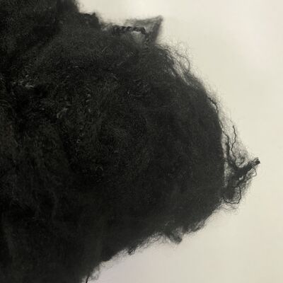 İyi bir fiyat. 2.5D*64mm siyah bakir geri dönüştürülmüş 2D içi boş elyaf, yatak, yastık, minder ve kanepe kumaşı dolgusu için uygundur çevrimiçi