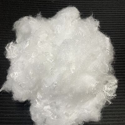 İyi bir fiyat. 1.67D × 38mm Ürün ve Kumaş için Mükemmel Parlaklık ile Üstün Üçgen Profilli Staple Fiber çevrimiçi