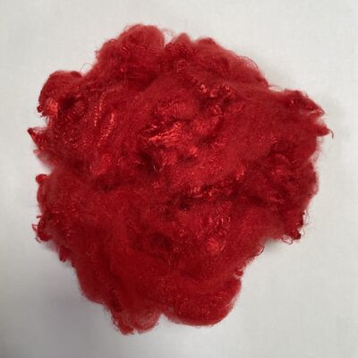 İyi bir fiyat. Tekstil Dönen İpek Yapımı için 2.78D*38MM parlak kırmızı polyester staple fiber,Yüksek Elastik Renkli Üniform Fiber çevrimiçi