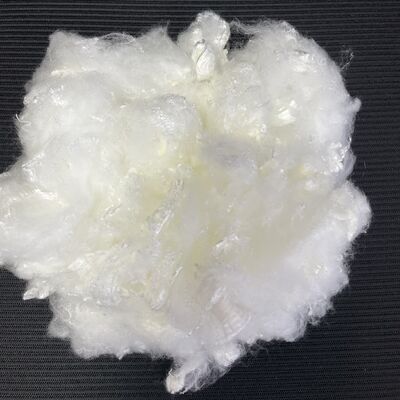 İyi bir fiyat. Yüksek Parlaklık Akrilik Elyaf 1.2D * 38MM, Giyim İplik ve Nonwoven Kumaş için Anti-Statik Tekstil Hammaddesi çevrimiçi